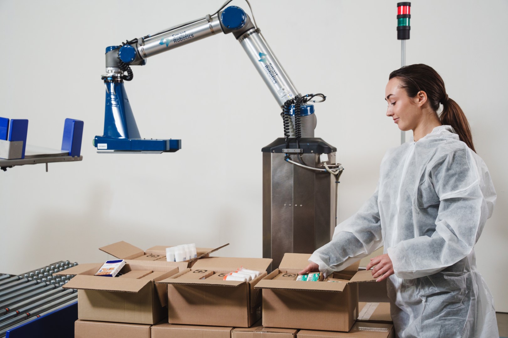 operator using a cobot